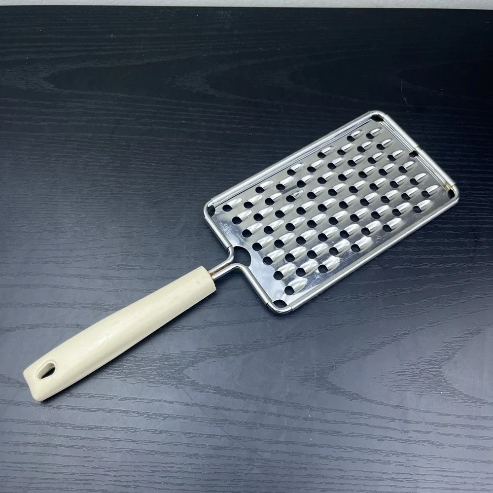 Vintage MCM EKCO Hand Grater 11